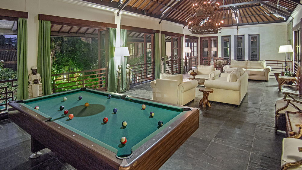 7. Villa Avalon Main House - Pool table